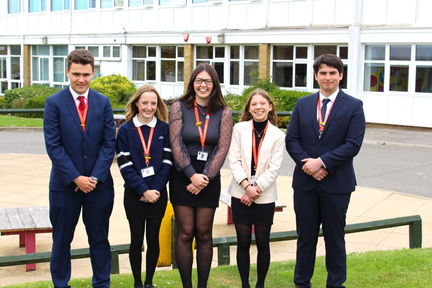Formal photograph of departing Year 13 students